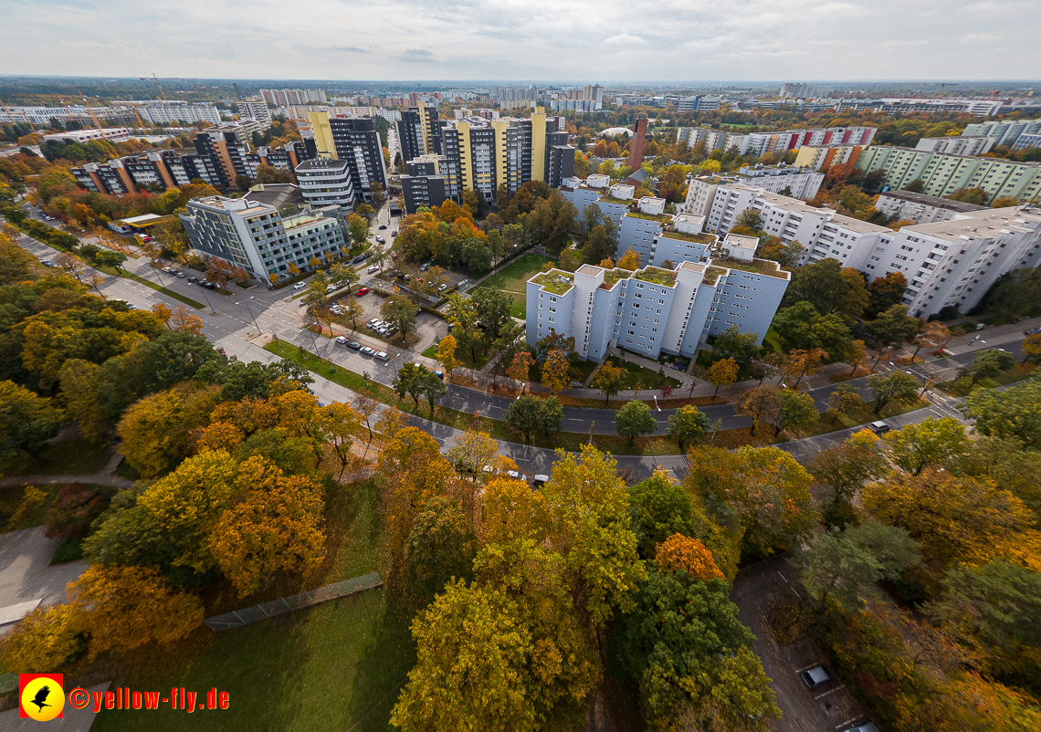 13.10.2022 - Marx-Zenrtum am Karl-Marx-Ring in Neuperlach